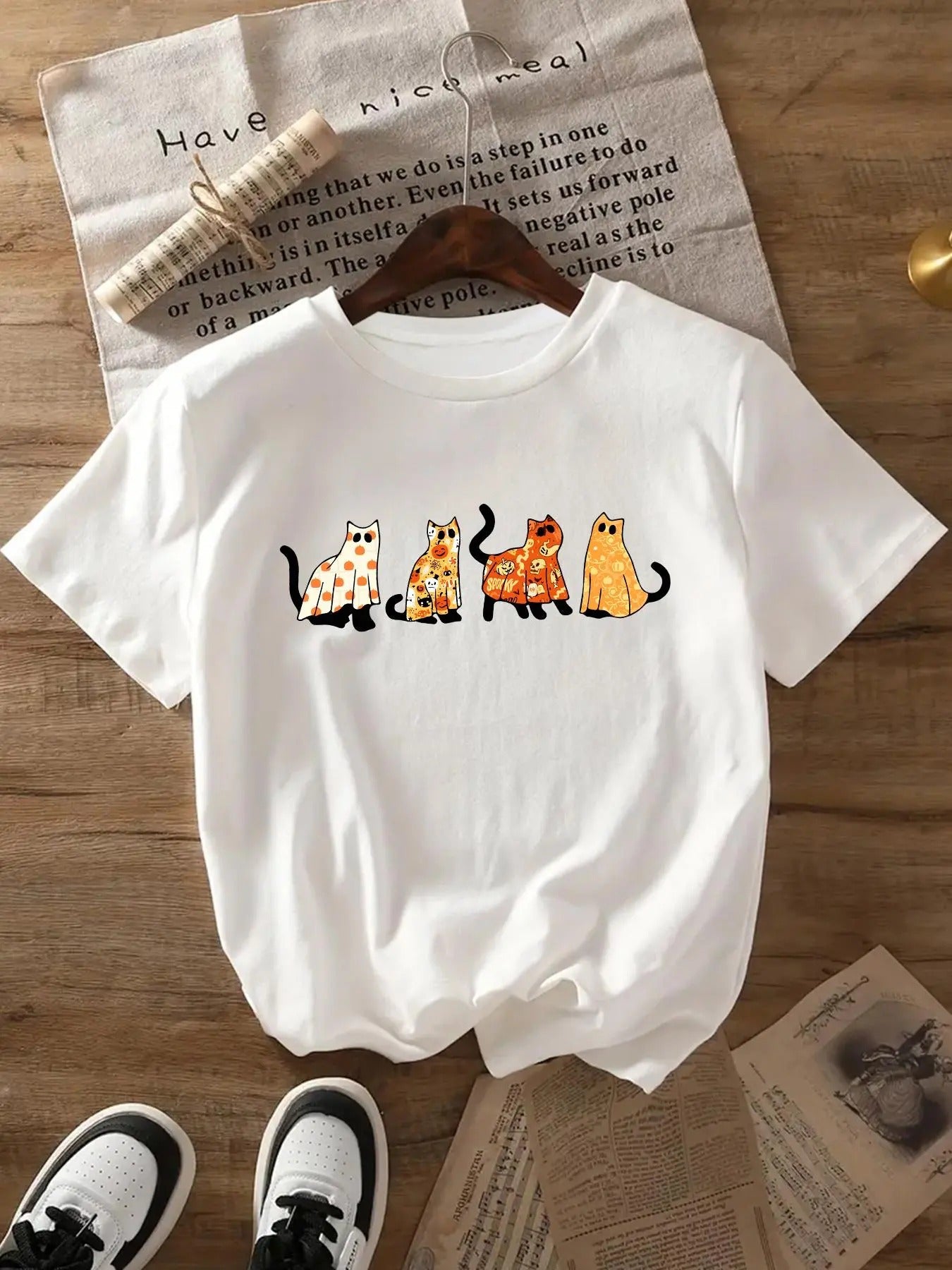 Women's Cat Print Round Neck Tee, Casual Short Sleeve Crew Neck T-shirt for All Seasons, Fashion Women's Top for Daily Wear