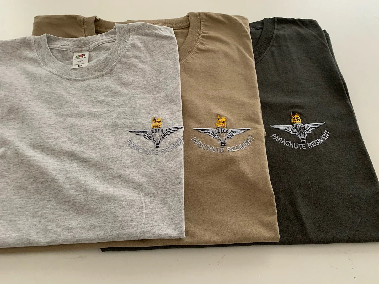 Set of 3 T-shirts with Parachute Regiment Badge embroidered on size medium-3xl