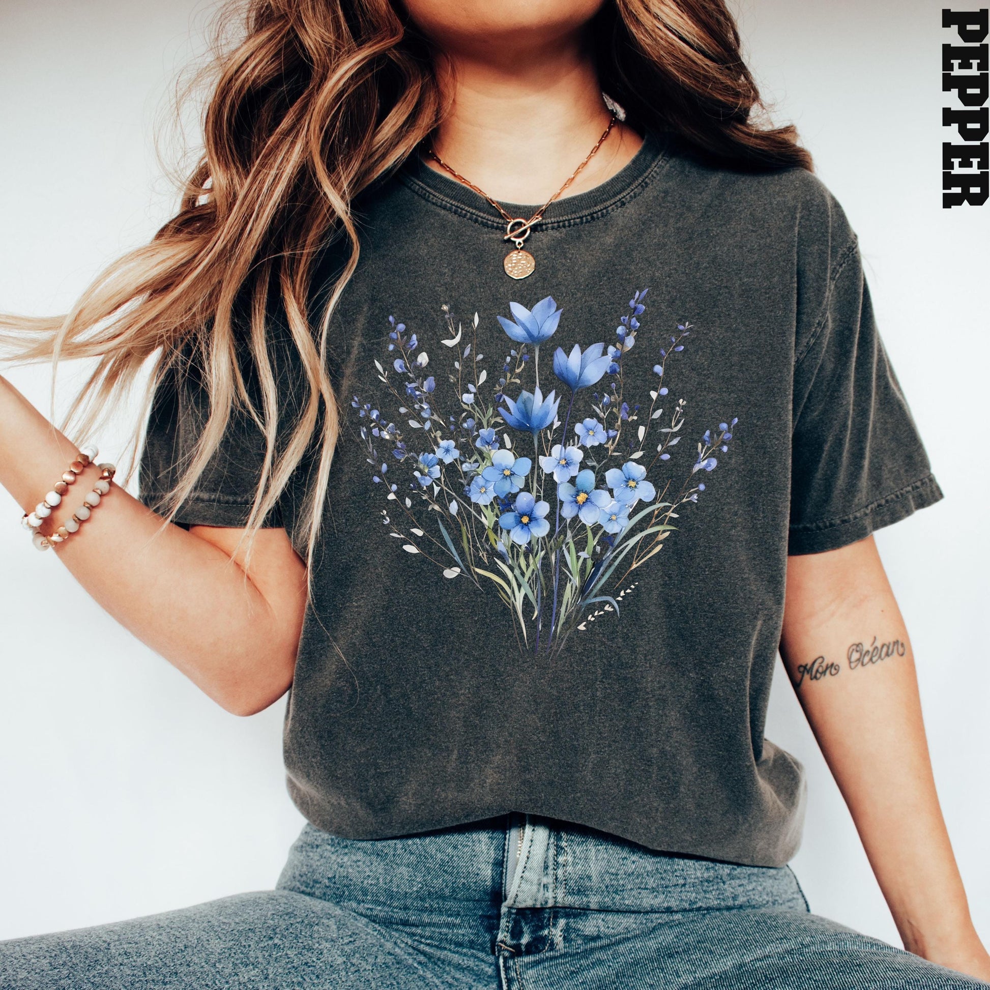 Comfort Colors Blue Flower Bouque Flower Lover Retro Floral Flower Plant Ladies Nature Lover (4)