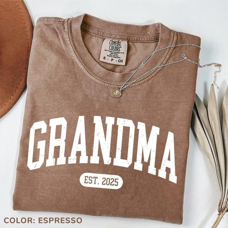 Comfort Colors Grandma T-shirt, Mom Gift For Grandma T-shirt, Mothers Day Gift, Nana Tee, Tante Tshirt, Tia Tshirt, Mama Gift
