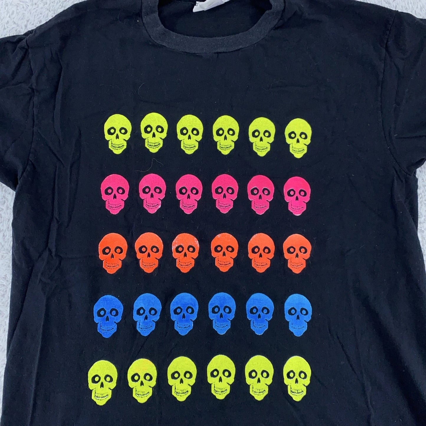 Vintage Neon Skulls Halloween Shirt Medium Black 90s Skeleton Horror Pop Art
