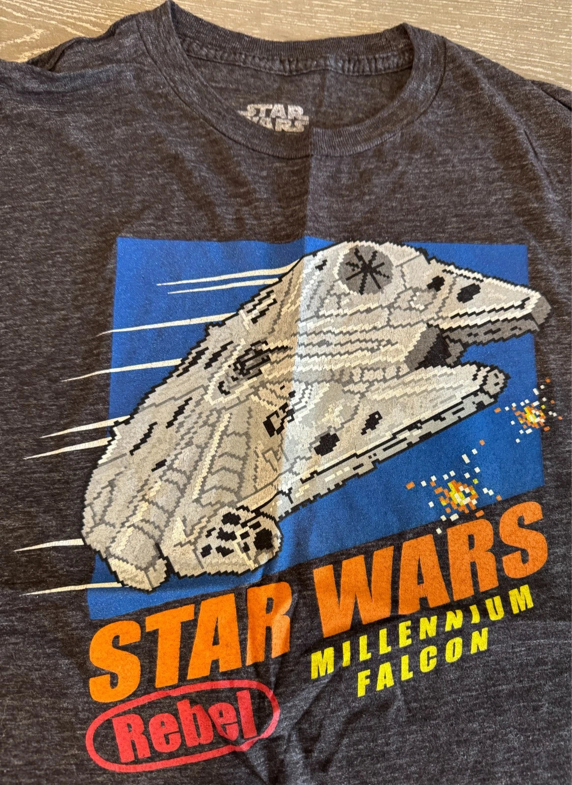 Star Wars Rebel Millennium Falcon Graphic T Shirt pixel art XL short sleeve crew