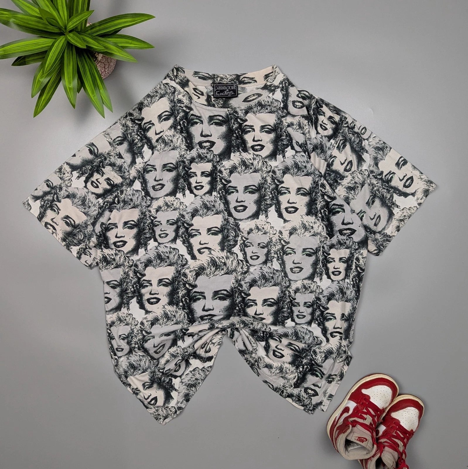 Y2K Vtg Pop Art Graphic Tee Men’s S/M Marilyn Monroe All Over Print Retro Shirt