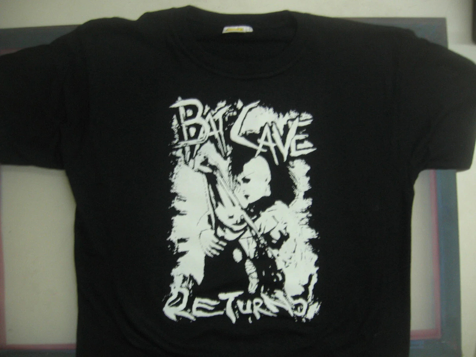 BATCAVE RETURNS.. T-SHIRT/new wave/dark/punk/gothic/bauhaus/goth/ian curtis/cure