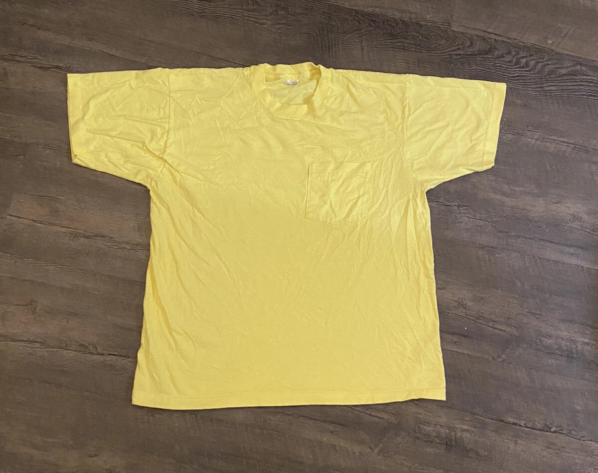VTG Single Stitch Men's T-Shirt Size XL Front Pocket Short Sleeve Yellow